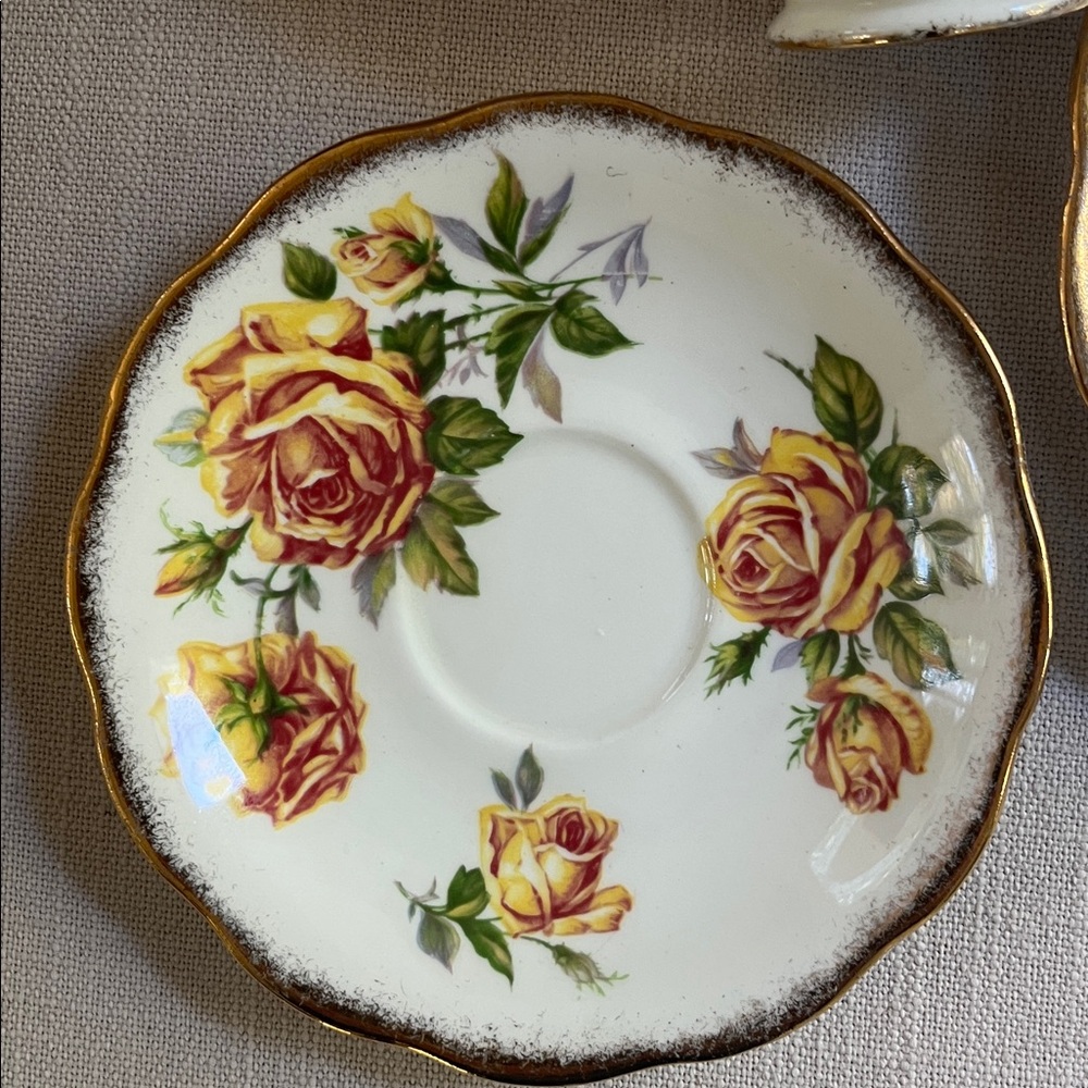 Beautiful Vintage Royal Standard Romany Rose Tea Set - Picture 2 of 8